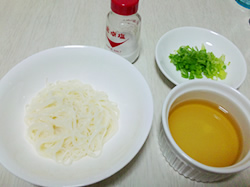 美容と健康に最適!黒豆茶そうめんでヘルシー。
