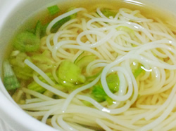 美容と健康に最適！黒豆茶そうめんでヘルシー。